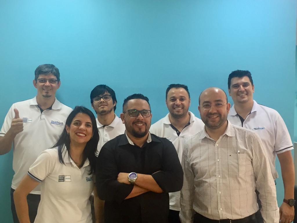 Technort's tweet photo. Parabéns a toda a nossa equipe comercial, que atingiu um resultado altamente expressivo no mês de Setembro, superando em mais de 300% a meta mensal de 2018. #JuntosSomosMaisFortes #EquipeComercial #Technort https://t.co/mNJeXHIya1