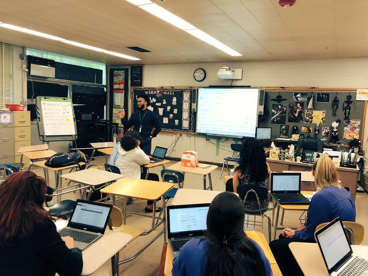 teachandknit's tweet image. English PLC in action! #sharingbestpractices @IBJediRounds @GreenburghWMHS