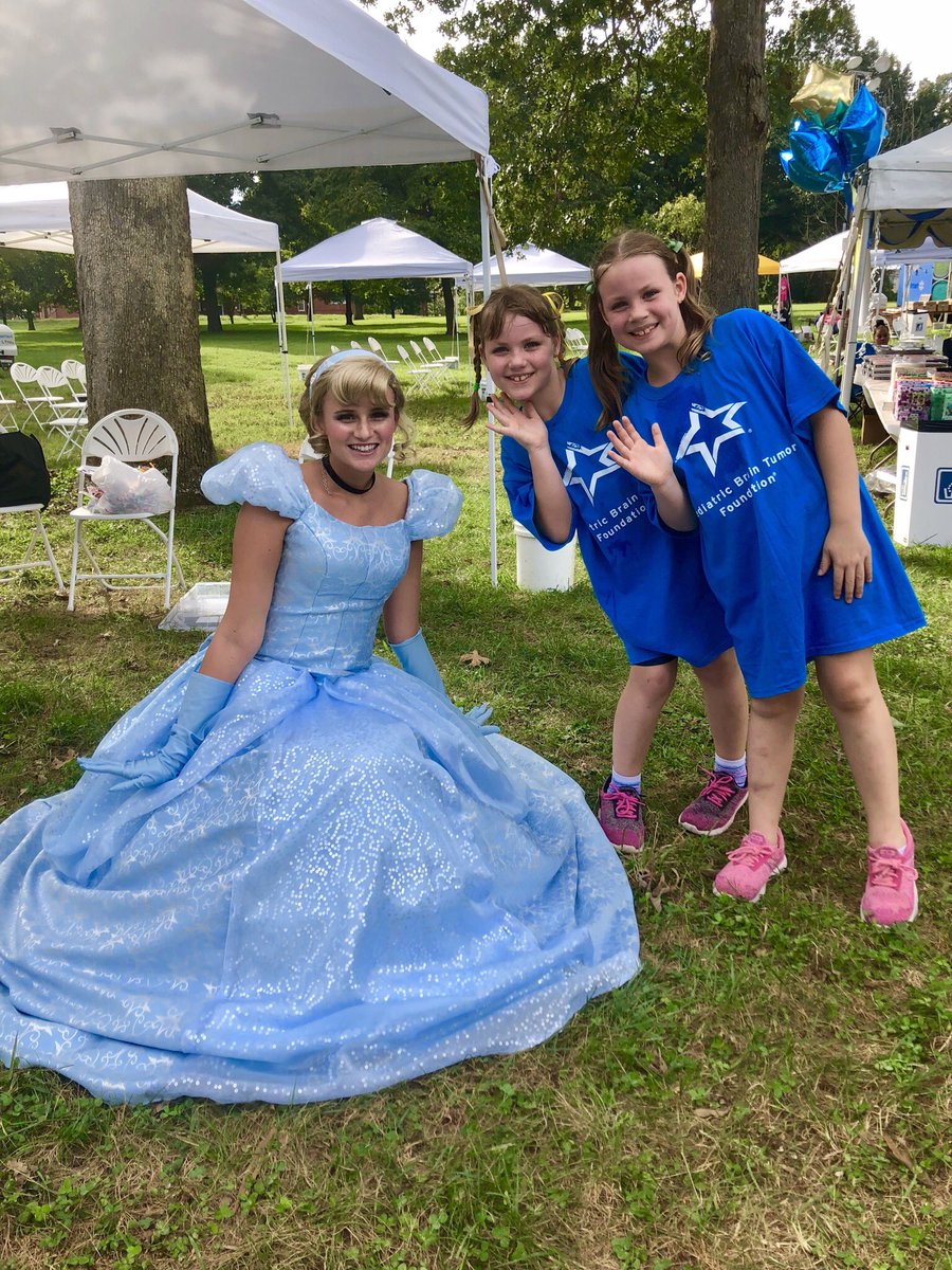 amom_UNC's tweet photo. The children at the Starry Night 5K loved meeting our princess and making their own crowns before the race. Thank you to the Pediatric Brain Tumor Foundation for hosting an amazing and touching event; we were so lucky to spread our magic across the Triangle! ✨ @PBTF https://t.co/Fj9pE4HojS