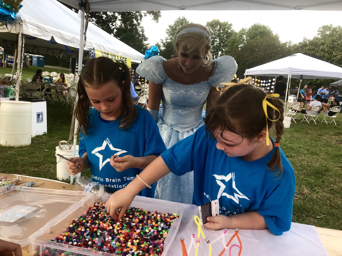 amom_UNC's tweet photo. The children at the Starry Night 5K loved meeting our princess and making their own crowns before the race. Thank you to the Pediatric Brain Tumor Foundation for hosting an amazing and touching event; we were so lucky to spread our magic across the Triangle! ✨ @PBTF https://t.co/Fj9pE4HojS