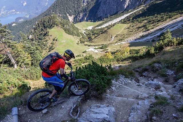 _bruchpilot's tweet photo. Passion. • • • • •
#mtb #mountainbike #mountainbiking #enduro #enduromtb #downhill #downhillmountainbiking #freeride #freeridemtb #bike #cycling #cyclinglife #bicycle #velo #fahrrad #summitride #mountains #berge #ride #singletrails #singletracks … https://t.co/Eitm1HpNTC https://t.co/8PZVi0rHtB