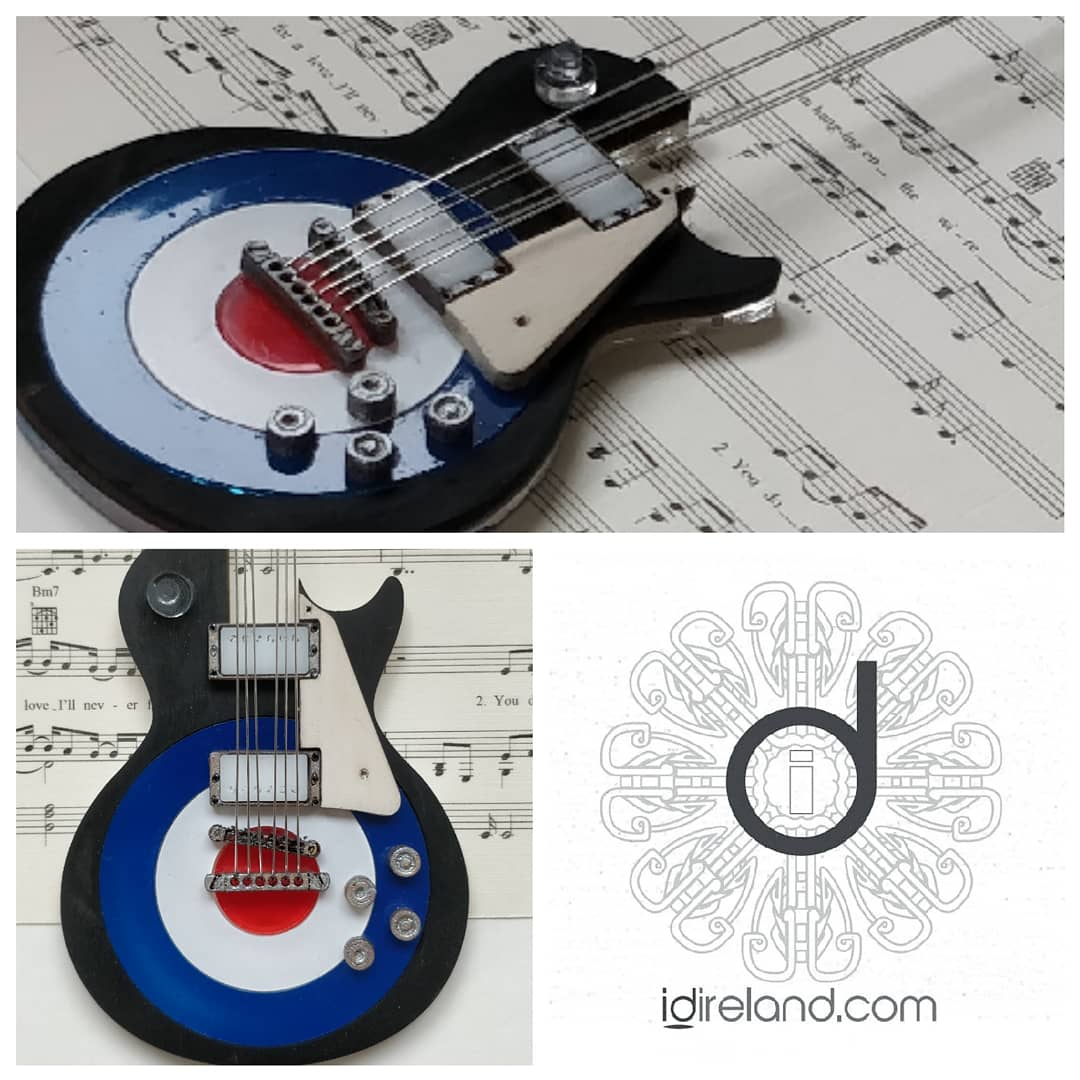 idirelanddesign's tweet photo. To be re-homed tomorrow, Paul Weller 'You Do Something To Me' ❤️ @nesthomeandcafe #PaulWeller #TrueMeanings #YouDoSomethingToMe #Gibson #Tribute #Artist #Concert #MusicArt #Maker #Music #Rock #musician #Craft  #Cafe #Gallery #Love #Contemporary #DesignGift #LoveMusic https://t.co/oXzz1uwH2N