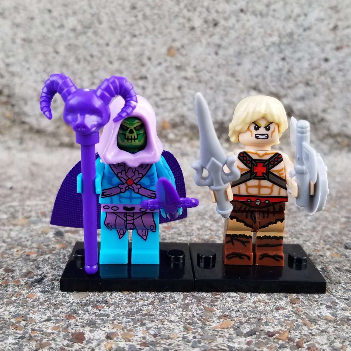 LexxZombie's tweet photo. I also received more #BootLego He-Man &amp; Skeletor figs. I got them for the weapons and face for my other He-Man &amp; Skeletor. Now I'm happy. 😁 https://t.co/MGsaFJ4YLT