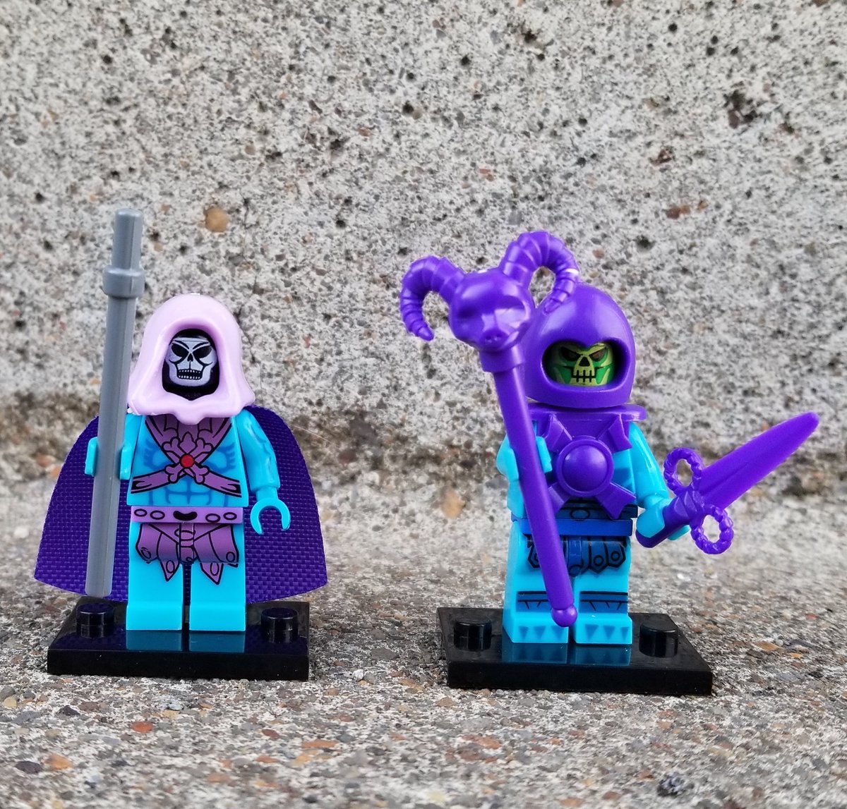 LexxZombie's tweet photo. I also received more #BootLego He-Man &amp; Skeletor figs. I got them for the weapons and face for my other He-Man &amp; Skeletor. Now I'm happy. 😁 https://t.co/MGsaFJ4YLT