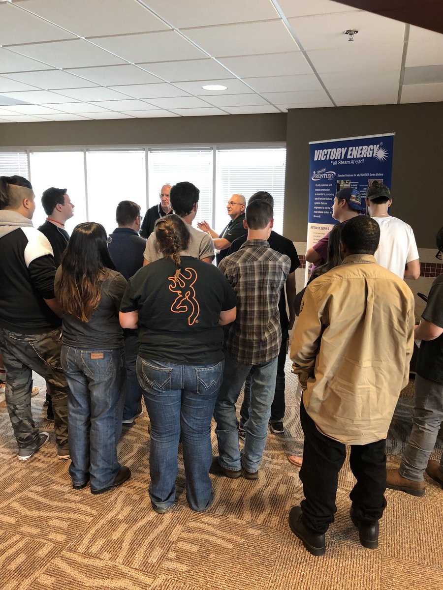 ABMABoiler's tweet photo. Group of #students visiting @Victory_Energy’s table at the ABMA Career Day event at @tulsatech! #ABMAMfg #ABMABoiler #BoilerLeaders #boiler #nextgen https://t.co/KdJtSCbaz1