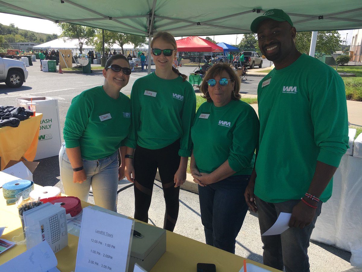wm_greaterma's tweet image. Community events are one of our favorite things to do! Grand Central Landfill hosted its 2nd Annual Chili Cookoff and Open House this weekend with 10 area non-profits vying for the WM jackpot. Residents from around the area came out to support them! #familyfun #teamwm #community
