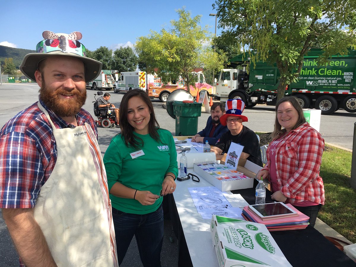wm_greaterma's tweet image. Community events are one of our favorite things to do! Grand Central Landfill hosted its 2nd Annual Chili Cookoff and Open House this weekend with 10 area non-profits vying for the WM jackpot. Residents from around the area came out to support them! #familyfun #teamwm #community