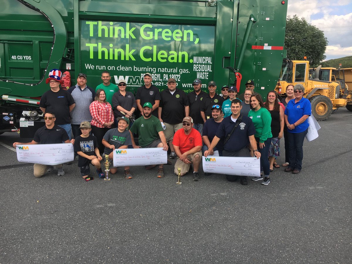 wm_greaterma's tweet image. Community events are one of our favorite things to do! Grand Central Landfill hosted its 2nd Annual Chili Cookoff and Open House this weekend with 10 area non-profits vying for the WM jackpot. Residents from around the area came out to support them! #familyfun #teamwm #community