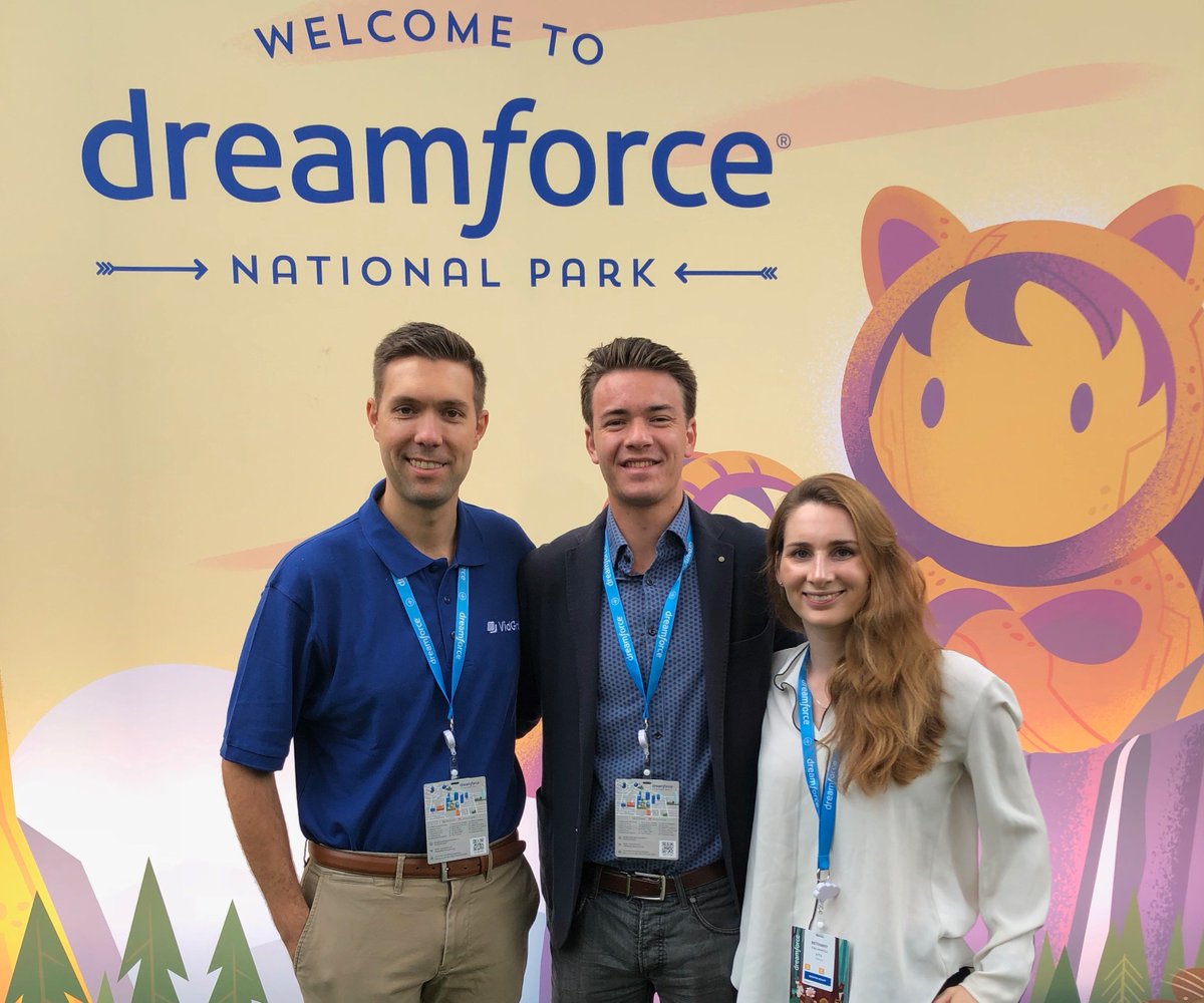 VidGridInc's tweet photo. We spoke to 300+ #sales professionals last week at #Dreamforce2018 . Here are our major takeaways:

1. Email marketing is HOT right now 🔥✉️
2. Software is better shown than told 📹
3. Putting a face to the name matters 😄

Read more ➡ https://t.co/dIYoXHpBq8 #DF18 #vidgrid https://t.co/vq1tRoB34w