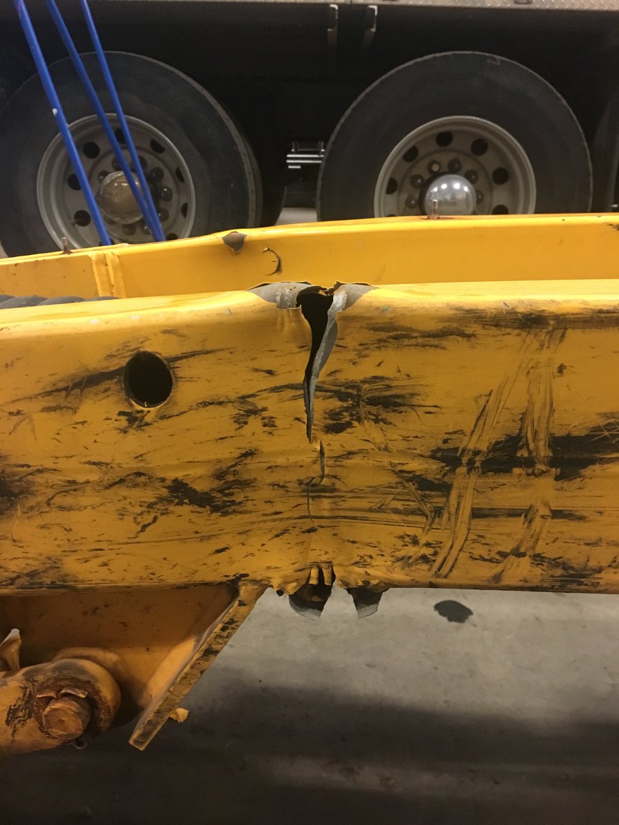 OxEquipment's tweet photo. Our shop, Ox FleetCare, boasts mechanics and fabricators of many different skill sets. Here is a custom fabrication and welding work we did to rebuild a boom on a hydrovac. You can see the large crack and bend in the arm, but soon it was as good as new! https://t.co/otPUeLqW05