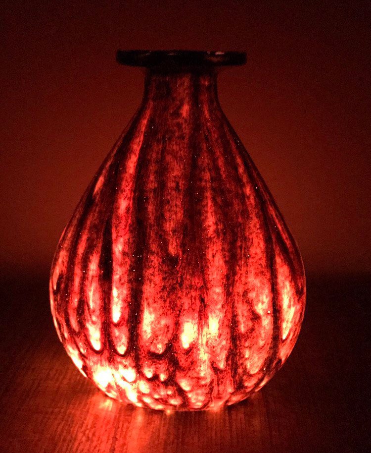 restoredwithlov's tweet photo. NEW ITEM added to my #etsyshop #AccentLigting #Vase #Red #Lighting #Uniquelight #UniqueVase #Fluidart Vase, Lighting, #ChristmasDecor #Light up bottle, #Abstract #christmasiscoming #homedecor #unique Lighting https://t.co/rnuxtQ9FPF https://t.co/K4lUsikRTc