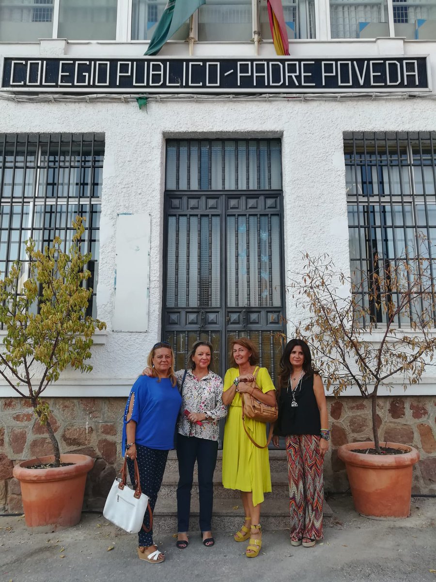 auxidelolmo's tweet photo. El @linarespp acompaña a nuestros parlamentarios @jamiranda_a y @ameliapalacios3 en las visitas realizadas a los centros educativos #IESHimilce,#CEIPVirgenLinarejos,#PadrePoveda.La Junta es responsable d las necesidades q presentan.Gran labor d los docentes y personal cualificado https://t.co/yz2NlbZvDd