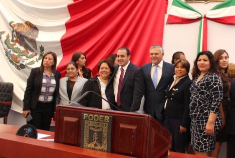 Le deseamos el mayor de los éxitos a nuestro gobernador <a href="/cuauhtemocb10/">Cuauhtémoc Blanco</a>. En #Morelos ya comenzó la #4ATransformación. :) 🇲🇽 <a href="/PartidoMorenaMx/">Morena</a>