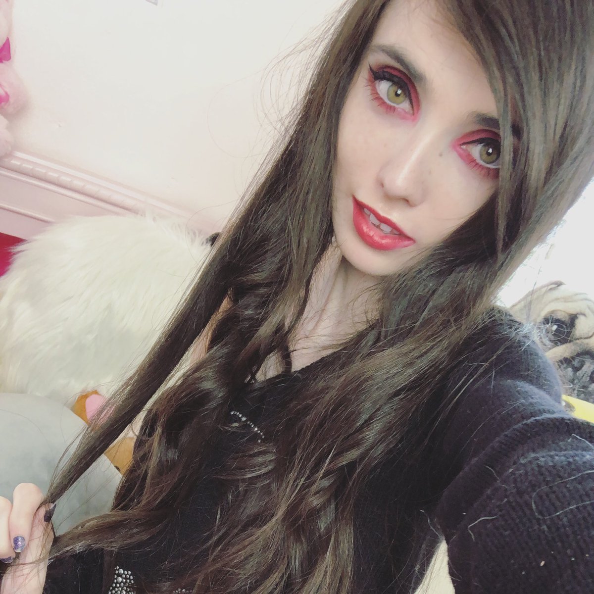 vedlægge Pinpoint bagage Eugenia Cooney on Twitter: "Did my makeup really red today cause I thought  it went good with Halloween 👻🕷💀 https://t.co/oloaFTPe3t" / Twitter