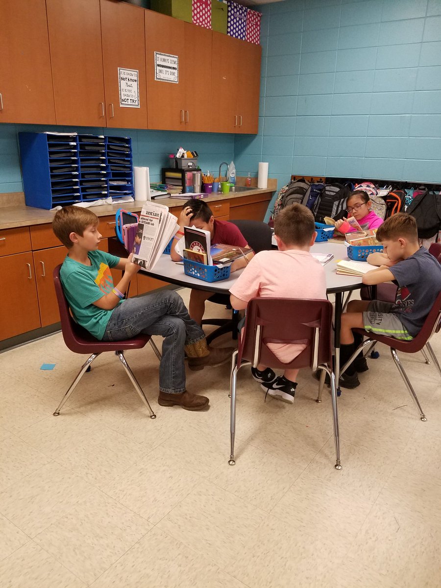KrisTanner16's tweet photo. I love how my kids enjoy daily Read to Self. It's amazing to see what they choose to read! #daily5cafe #readtoself #lovetoread https://t.co/uyjfl7syFZ