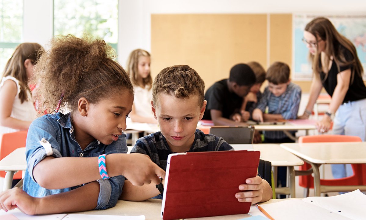 learnforjustice's tweet photo. Do your students have the skills to approach online information critically and make their online communities more welcoming? These resources can help. #TeachDigLit https://t.co/k4qjxSt0uj https://t.co/IrakBN58Cd