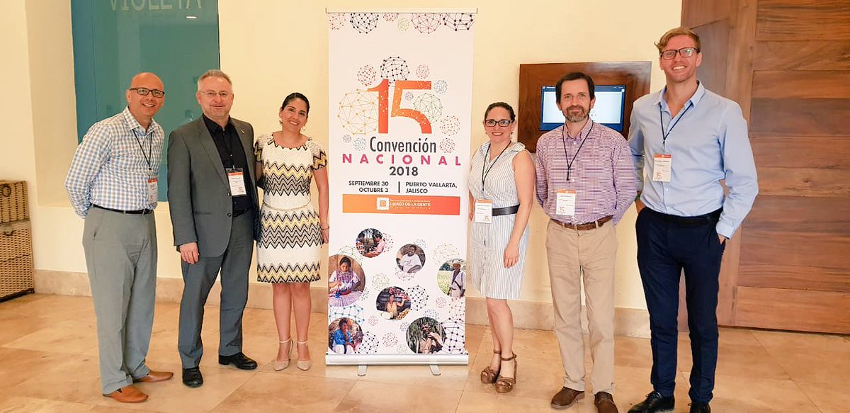 RaiffeisenLatam's tweet photo. #México | el equipo de @RaiffeisenLatam y @DGRVMexico presente en la #15aConvenciónNacional de @LaReddelaGente en #Jalisco. #TrabjandoJuntos #Zusammenarbeit @mensajea @rodriguezbalda https://t.co/4vVghFwyGq