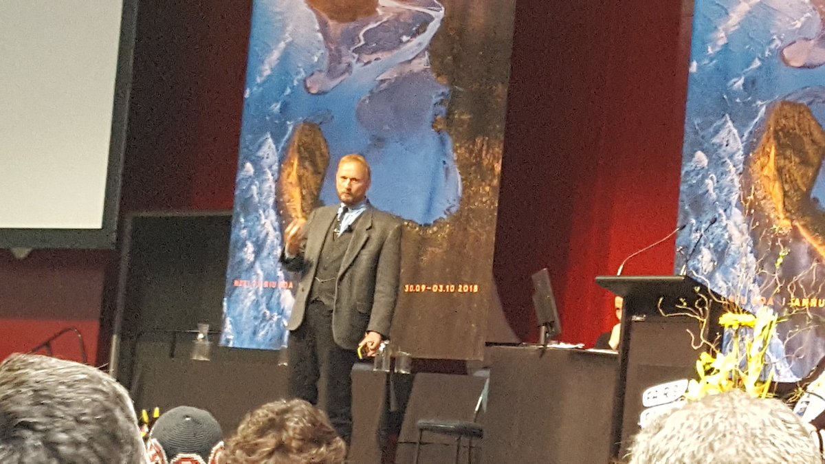 Welcome back to #NZEIconf Welby Ings. #DisobedientTeaching is my tribe. #NZBFC630 #edchatnz