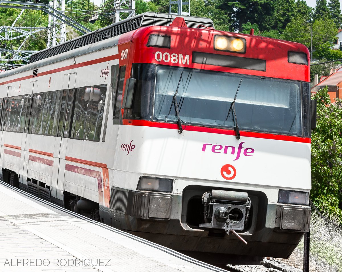 Aviophoto's tweet photo. 8 motores de corriente continua de 320kW distribuidos en 4 por cada coche motor...
Ojalá aguanten mucho más en servicio las 446 (y 447) 😊
@Renfe @CercaniasMadrid
#Renfe #Cercanias #RenfeOperadora #Renfe446 https://t.co/6zpPeGgEmw
