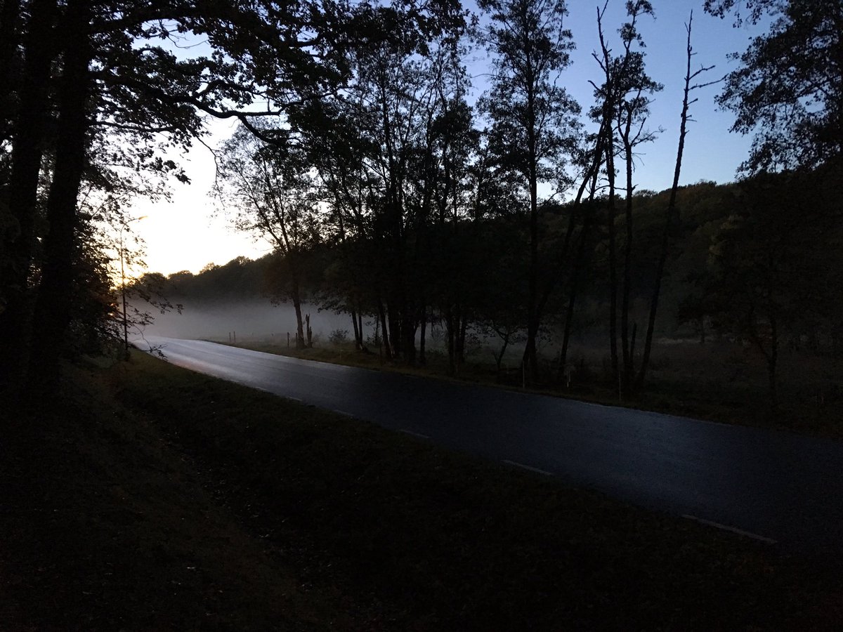lysemark's tweet image. @6pmCLUB Dark but beautiful calm 11 km Run. Two days after a great @LL_Officiell 30 km.