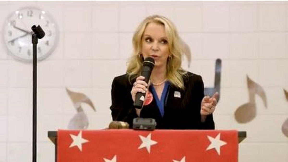 Chris_1791's tweet photo. MN-Sen: #Karin_Housley calls for investigation into allegations against Rep. #Keith_Ellison https://t.co/RVEIoMJipp via @theblaze https://t.co/Kv7gRscFfQ