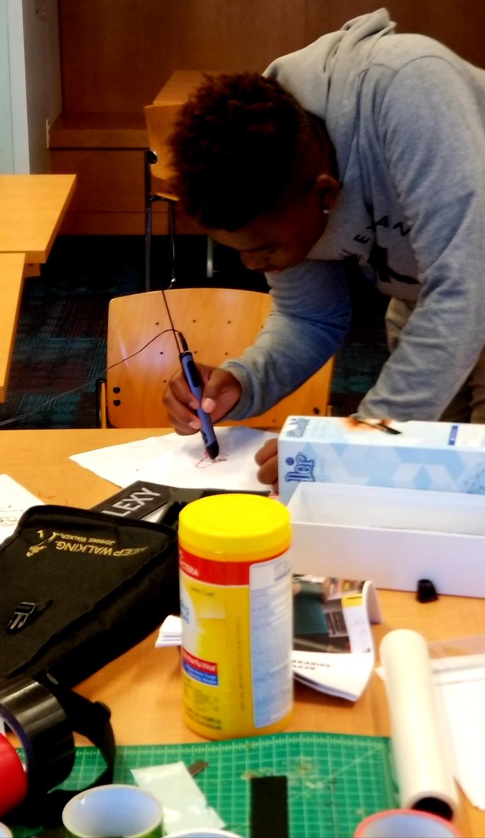 MrGtheLibrarian's tweet photo. Makerspace happens at McKinley Middle! Our students are creative and innovators. #DCPSLibraries #GatorsLibrary #DCPSRising @GatorsLibrary @McKinleyMiddle https://t.co/8O8MupOK1z