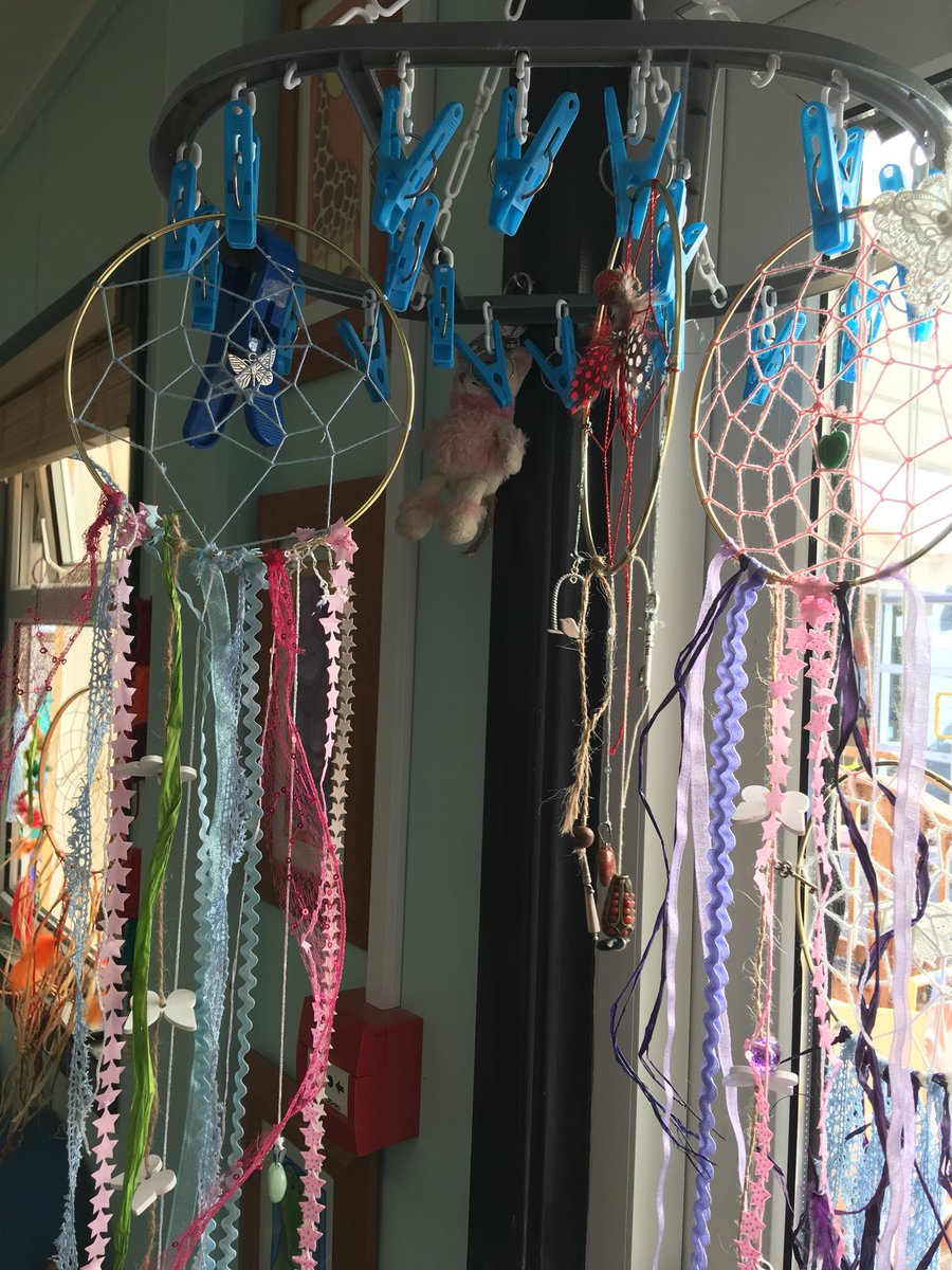 Lbluebelldevon's tweet photo. Finding our FlOW today, making beautiful dream catchers, each as beautiful and individual as their creators. Decorated with feathers to remind us to be gentle with ourselves, hearts for love and self compassion, butterflies for transition and keys for unlocking our strength! https://t.co/6MBiDA1jnN