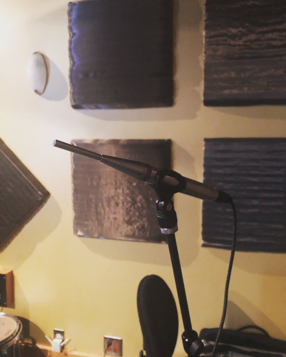 rachellipsky's tweet photo. Oh just you wait 😜 in studio today with @jeffcoplan working, yet getting to have fun and be silly #LivinMyBestLife #NothingBetterThanThis #RachelLipsky #CountryMusic #CMAArtist https://t.co/WlViK60WNF