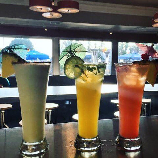 CGXAzusa's tweet photo. Monday Monday Monday... #californiagrillexpress #goodolmonday 🥂🍸🍻 https://t.co/akIiDOr2Q7