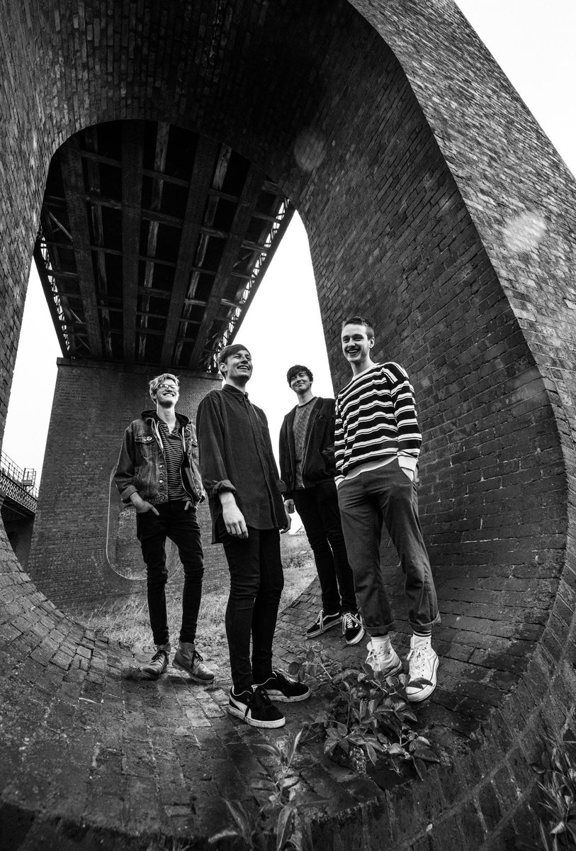 ConfortModerne's tweet photo. 📆Cette semaine au @ConfortModerne: 
Lancement des expressifs avec les concerts de Oclaire (Néofolk / All), The Old Mess (Blues rock / Fr) et Sarpa Salpa (Indie pop / UK)! 😎
En entrée libre dès 21h. https://t.co/rcArnuHeQD