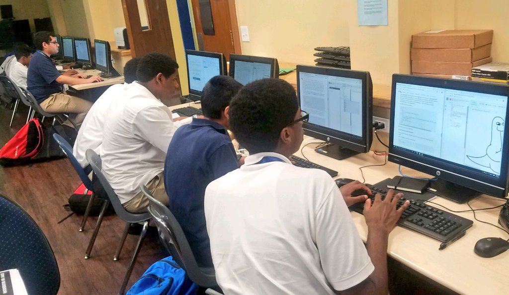 MountToday's tweet photo. After the Bell: Hack Club. #Coding #Gaming #Programing #afterthebell https://t.co/yV9fxzXqar