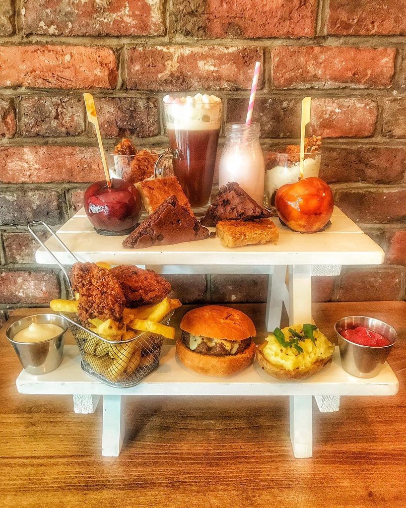 PershorePatty's tweet photo. OCTOBER #GIVEAWAY 🍴

#RETWEEET and #FOLLOW for a chance to #WIN a pair of Foodie Cards for you and a friend. 

Here’s a full list of the 80+ food &amp; drink places accepting #TheFoodieCard 👉🏼 https://t.co/7AXSFG2tRB 👈🏼

Winner announced 1/11/18 https://t.co/HYjIjlEMUd