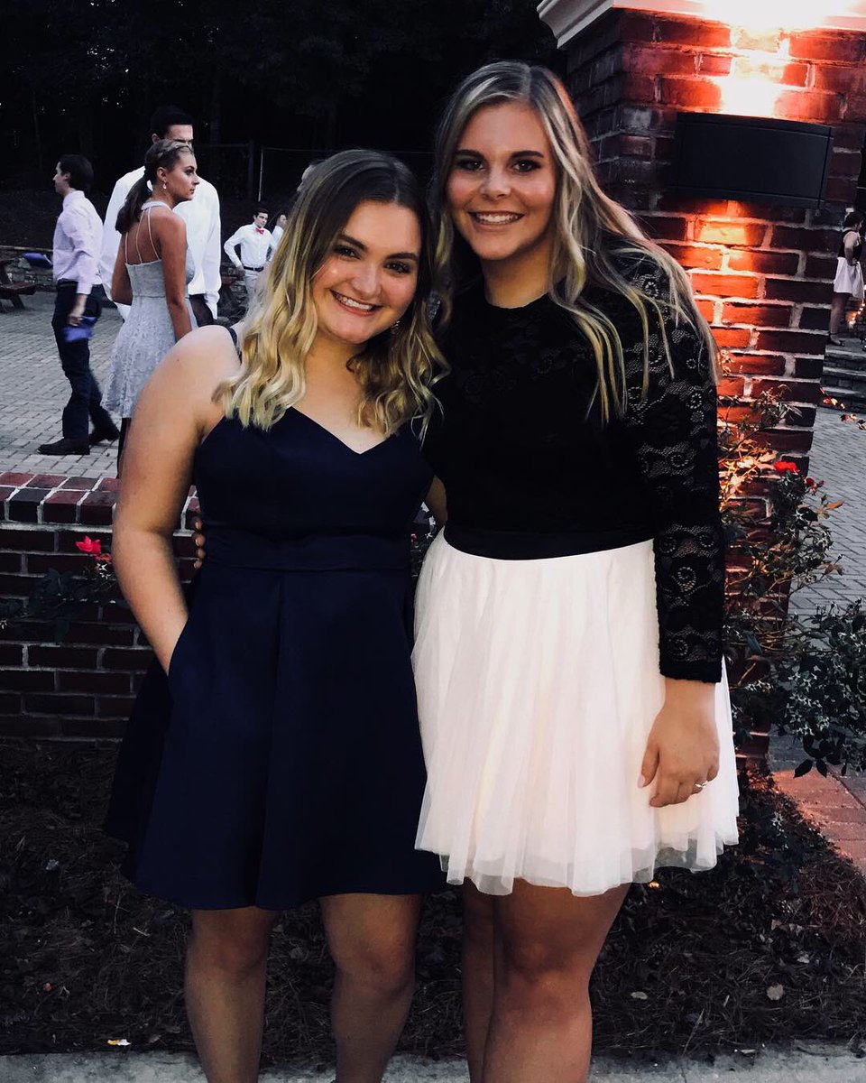 heather_berry_'s tweet photo. hoco ‘18 (: https://t.co/9tDOc4ha7y