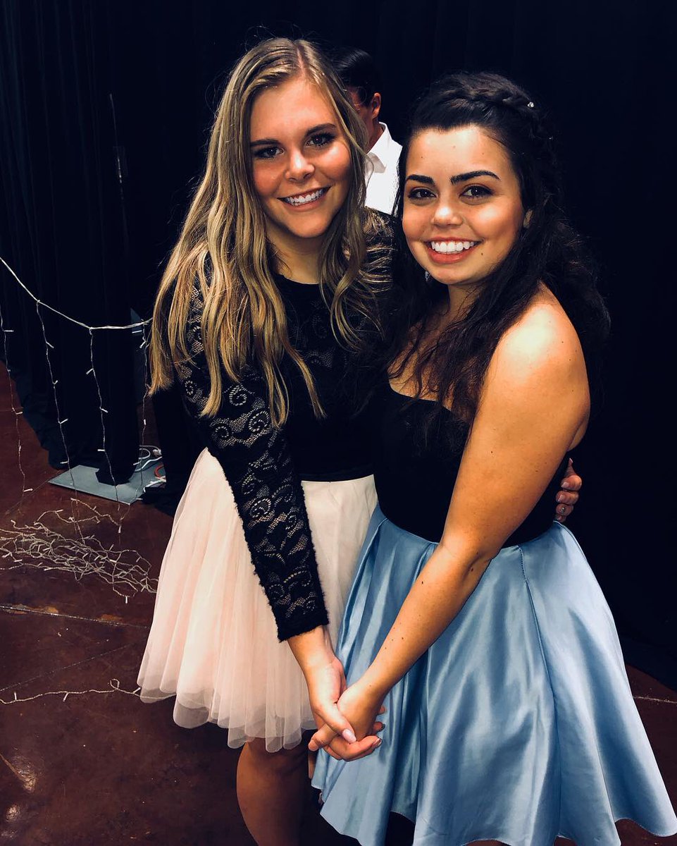 heather_berry_'s tweet photo. hoco ‘18 (: https://t.co/9tDOc4ha7y