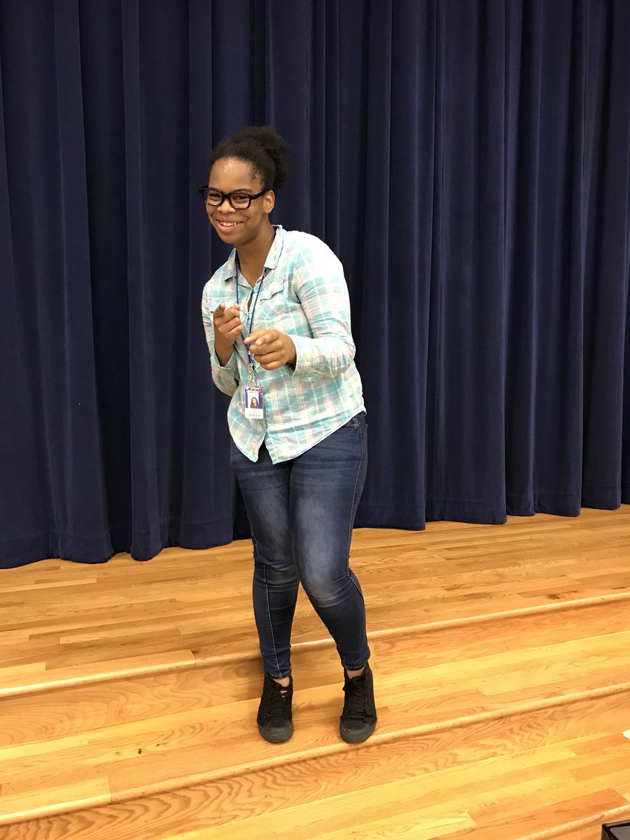Davis9_AISD's tweet photo. Homecoming Week has us looking NERDY today!!! #hoco2018 #NerdDay #Davishomecoming #FalconPride https://t.co/z1WbD85b3v