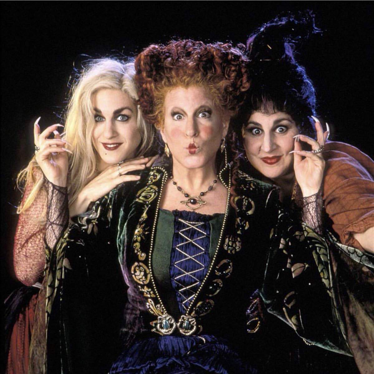 Waterfallfilms's tweet photo. October 1st vibes 🍂 Fall is here and Halloween is upon us! Who’s ready? #HocusPocus #Movie #Classic #Fall https://t.co/PweizTevQl