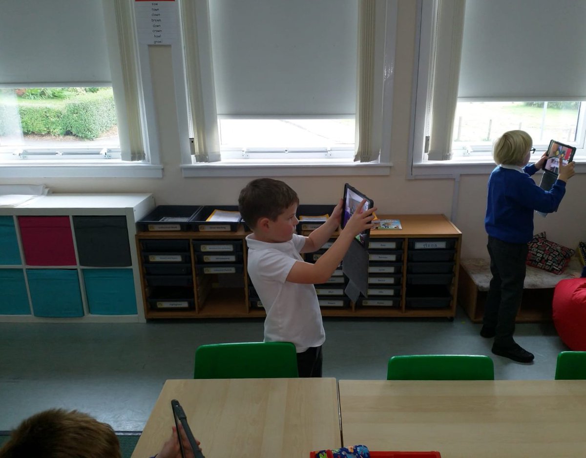 ThornhillPS1's tweet photo. Primary 3/4 were working with @stevebunce today, exploring @BookCreatorApp. #innovation #TPSstem #TPSdigital https://t.co/KTLADjJihD