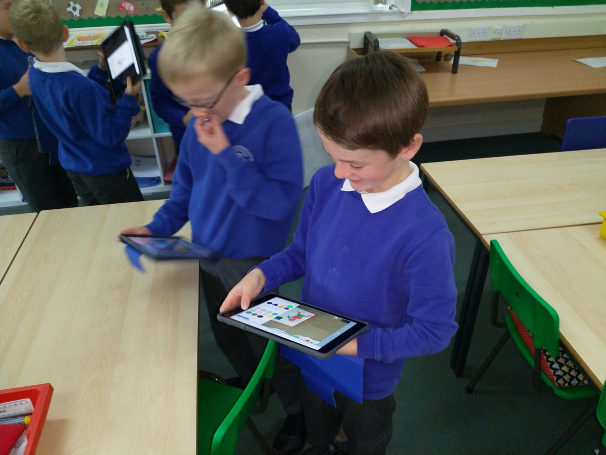 ThornhillPS1's tweet photo. Primary 3/4 were working with @stevebunce today, exploring @BookCreatorApp. #innovation #TPSstem #TPSdigital https://t.co/KTLADjJihD