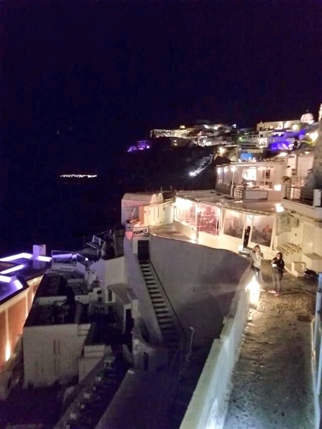 Babybasham23's tweet photo. Santorini expectations: MET π« #lastnightingreece https://t.co/lMS1MisT7w