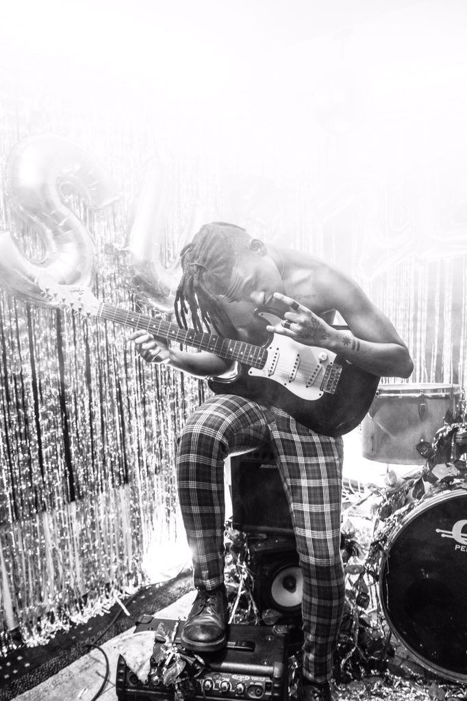 kreativeKornerr's tweet photo. Bed room Heroes by @1boywanda_  

🕴: @lethabo_acid  &amp; @fetti1hunna  

Could this mean we could be getting another single from the infamous @treehouseww ?? 🔥🔥🙏👀 Hmm https://t.co/5jzoLidab1
