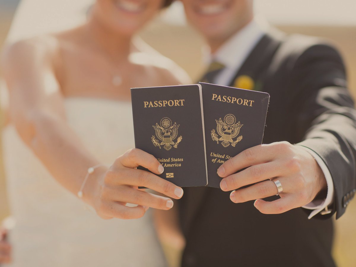 santostudiobr's tweet photo. Vai fazer uma lua de mel no exterior? Veja nossas dicas para aproveitar ao máximo! #Casamento #LuaDeMel #Viagem #VemProBlog
https://t.co/ywuKKcuv5u https://t.co/RyPHJJO1Wj