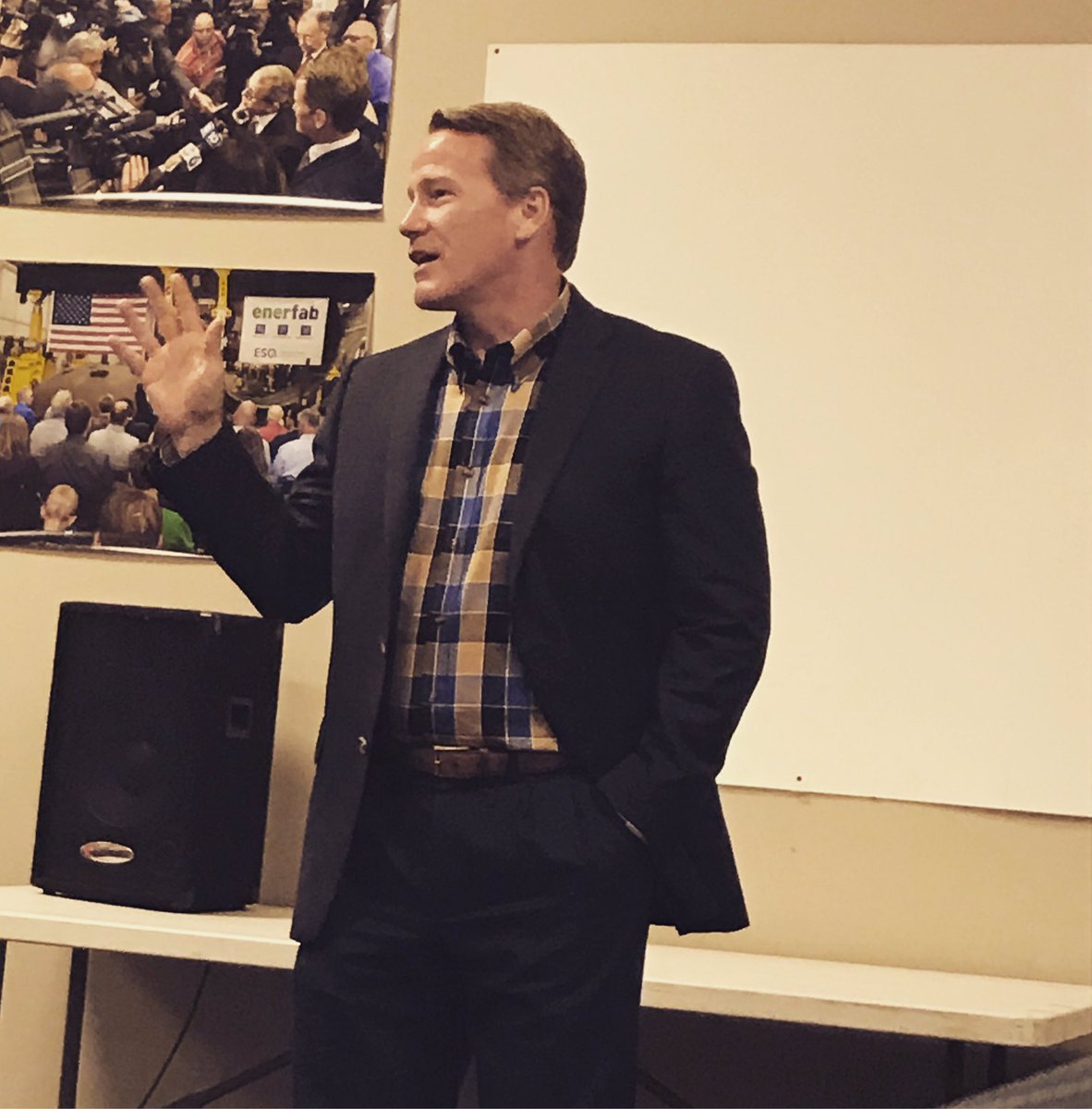 Dustin2008's tweet photo. Great being w/ the next #OHLtGov, @JonHusted, tonight to watch and support @MikeDeWine in the #OHGovDebate!
He proved once again that the @DeWineHustedOH ticket is the ticket #ForOhiosFuture! They have the experience and leadership #Ohio needs! They’re ready to lead on Day #1! https://t.co/aLtgPgiNDg