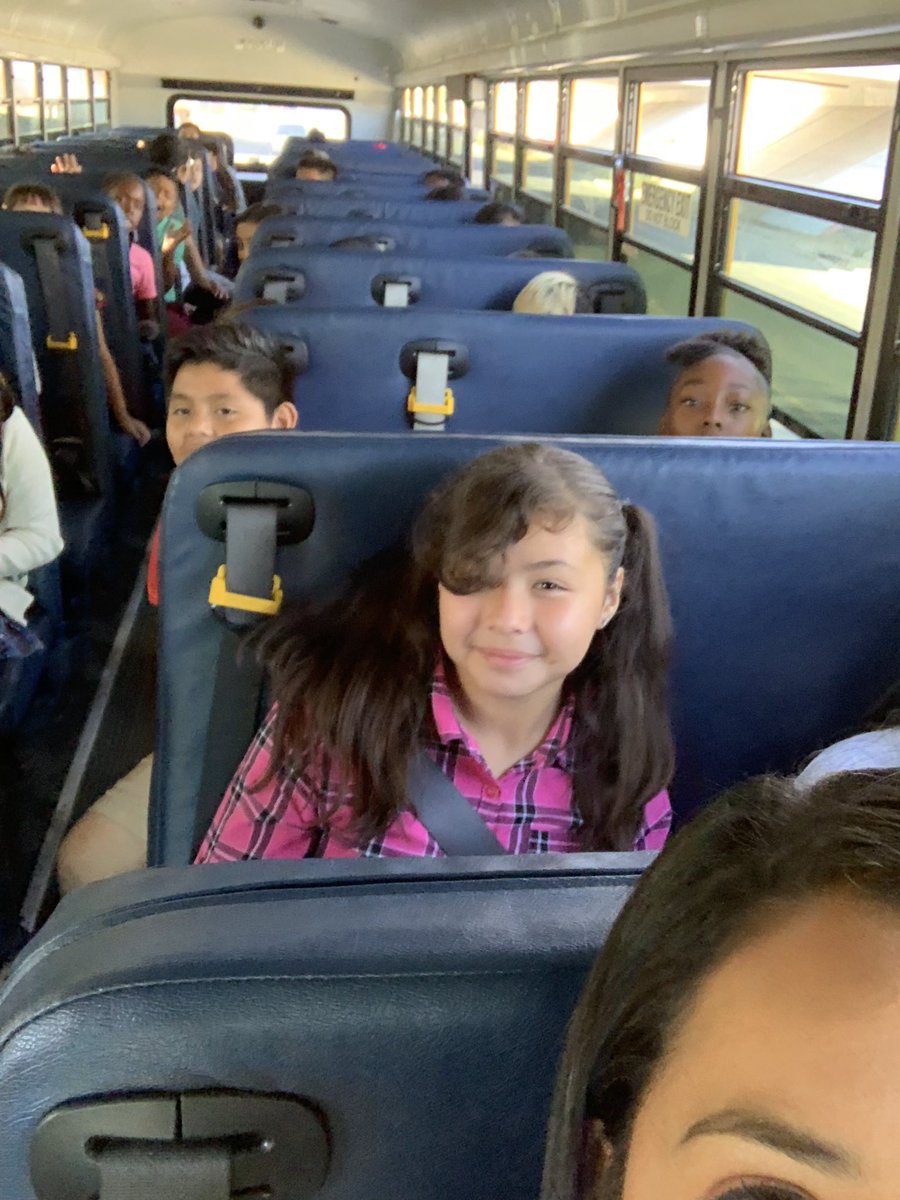 FGurrola91's tweet photo. Awesome first field trip to see Charlie Brown #manymoretocome #teamcasaloma #best4gradeclass🤓 https://t.co/O4W35oph3B