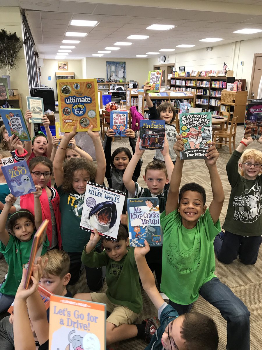 patriciaeyer's tweet image. @WOSnews #mrspenoWOS Ss  were responsible and returned their library books on time❣️