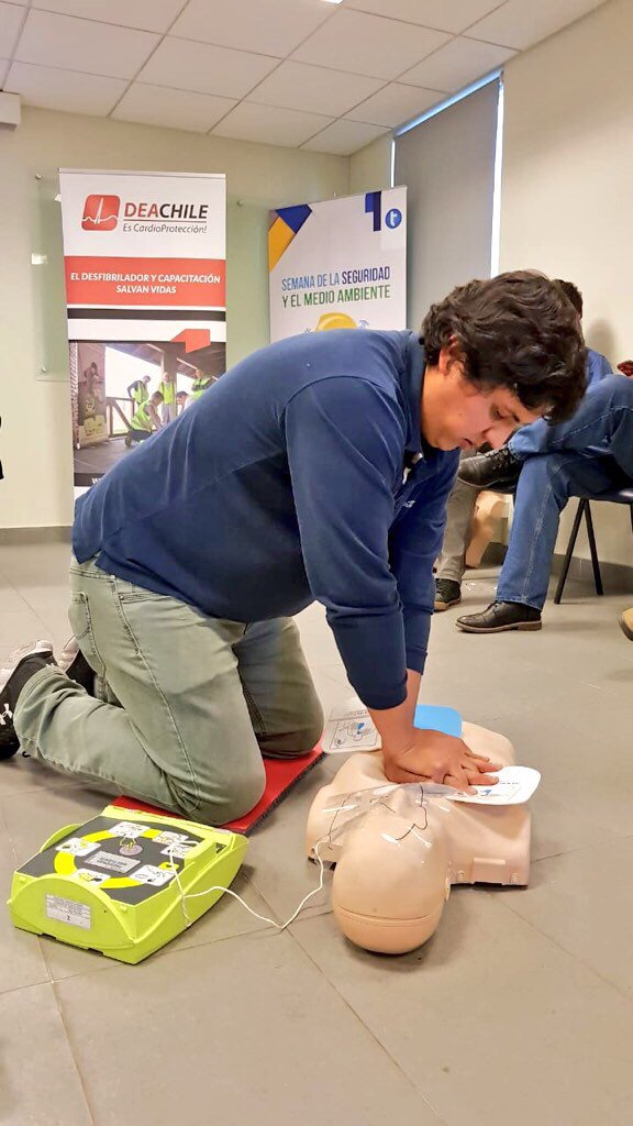 Mardoneseduardo's tweet photo. Empresa eléctrica @Transelec Cardioprotección para sus colaboradores. El Desfibrilador y Capacitación Salvan Vidas https://t.co/iMqvUHlilI