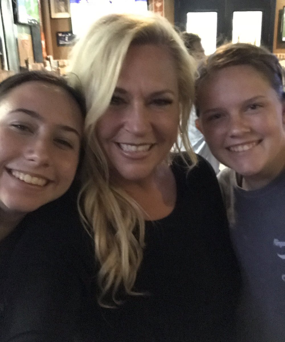 LisaLreyna68's tweet photo. I have the best nieces! ❤️ https://t.co/wfxrGRJgV8