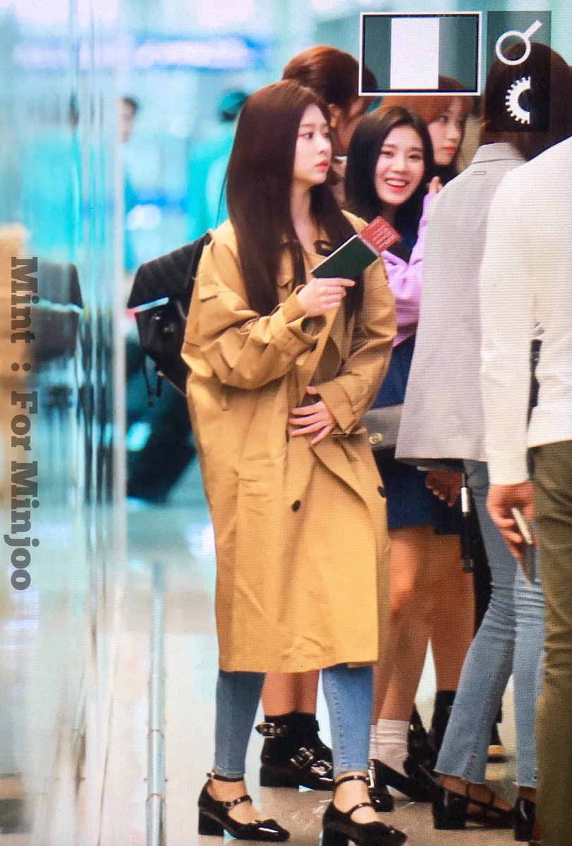 __Mintscent__'s tweet photo. 181002 출국
김비율✨

#��이즈원 #IZONE
#김민주 #Kimminjoo https://t.co/zTCEXn2deq
