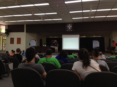 Debian.cn tweet media