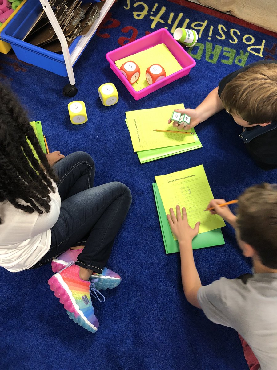 MrsZamorasclass's tweet photo. Today I introduced my Hasse leopards to @PhETsims Area Model multiplication 😃 and we are loving our interactive station! We also practiced our rounding skills finding keys 🔐 and compared decimals with our little blank number line #MATH #teamworkmakesthedreamwork https://t.co/54yLKKrJZv