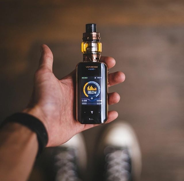 vaporldotcom's tweet photo. 📷WITH #LUXEKIT IN MY PALM📷
Flavorful combination: the full screen mod and no leak #SKRRTank
📷Freeshipping whole site: Just take it - https://t.co/yDuSJAOdbr
.
https://t.co/E6AuFD3wAr #Vaporesso #vaporessoluxe #vaporessoskrr #luxekit #skrrtank #vapekit #vapelife #vapenation https://t.co/W8eS0mMsst